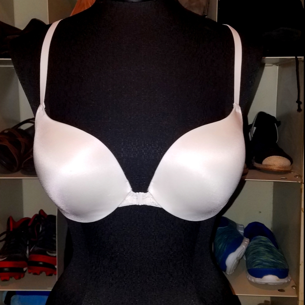 Maidenform white underwire bra size 34C